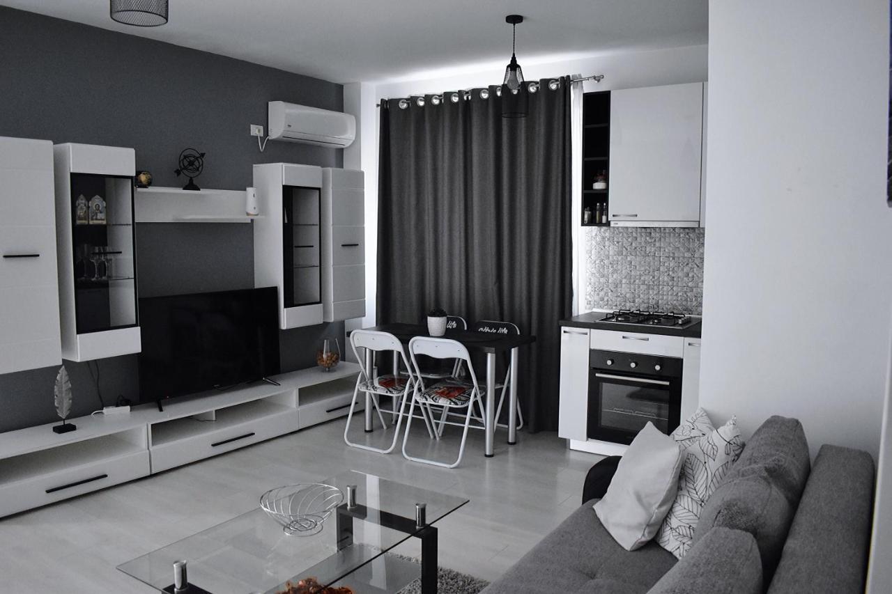 Etalon Airport Apartments Отопени Екстериор снимка